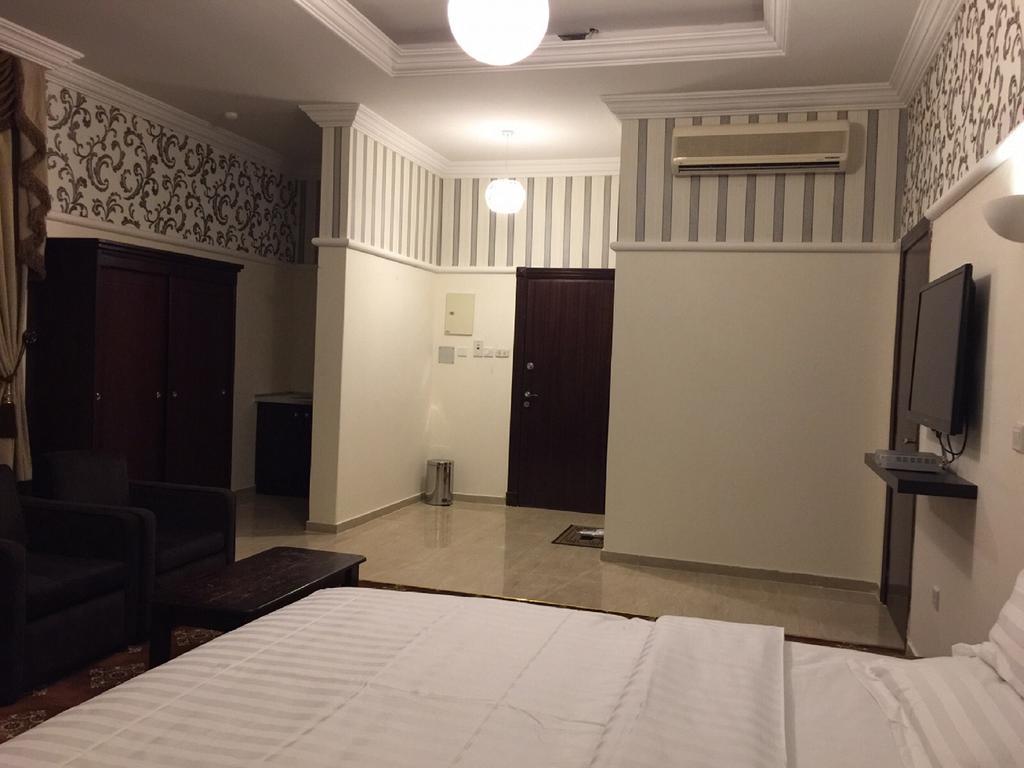 Al Denny Aparthotel Джеда Екстериор снимка