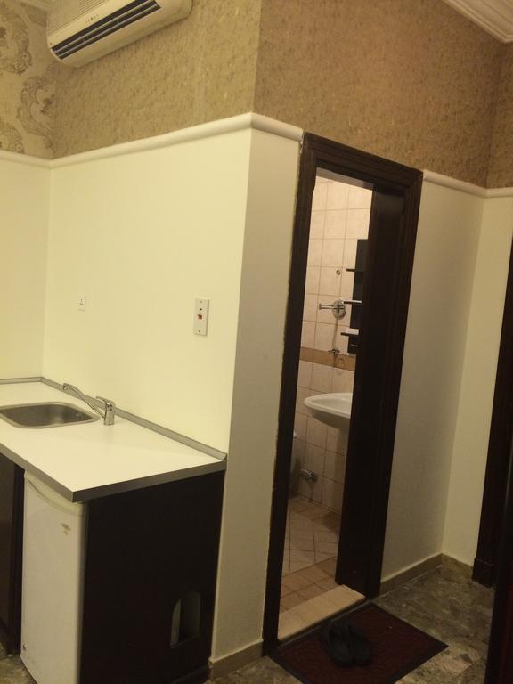 Al Denny Aparthotel Джеда Екстериор снимка
